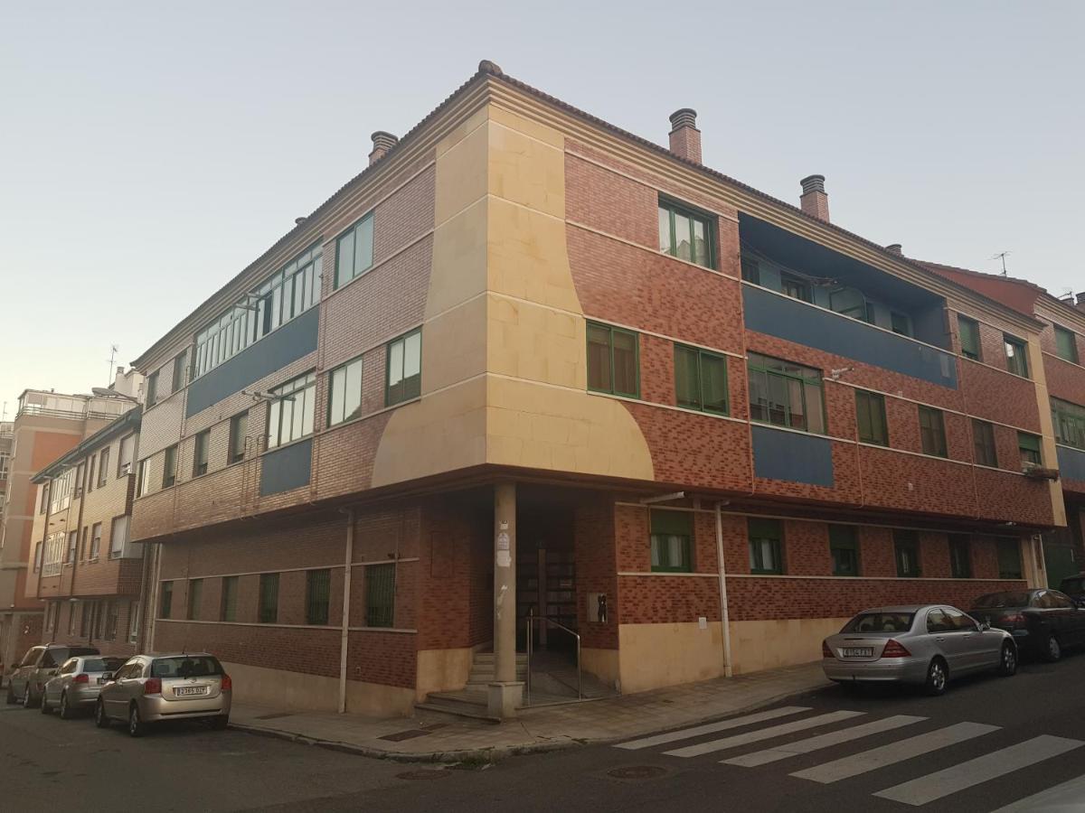 شقة Www Goyahospitales Es ليون المظهر الخارجي الصورة